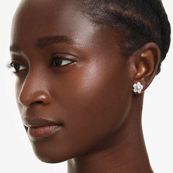 Ariana Grande X Swarovski Stud Earrings Crystal Pearl, Round Cut, Flower, White, Rhodium Plated Ariana Grande X Swarovski Stud Earrings Crystal Pearl, Round Cut, Flower, White, Rhodium Plated