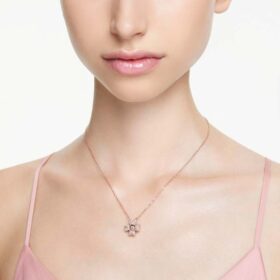 Idyllia Pendant Clover, White, Rose Gold-Tone Plated Idyllia Pendant Clover, White, Rose Gold-Tone Plated